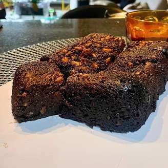 BROWNIE DE MAÇÃ NO MICROONDAS