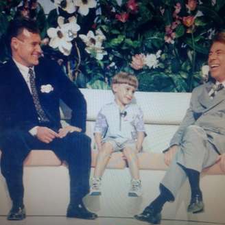 Orildes, Luis Henrique e Silvio Santos durante a participação dos dois no "Em Nome do Amor"