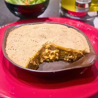 EMPADÃO DE FRANGO SEM GLÚTEN COM MASSA CROCANTE E PROTEICA