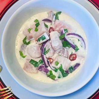 CEVICHE DE TILÁPIA COM LEITE DE COCO