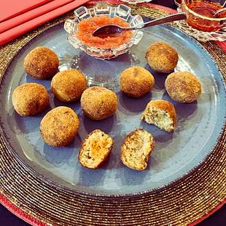 BOLINHOS ASSADOS DE ATUM COM BATATA