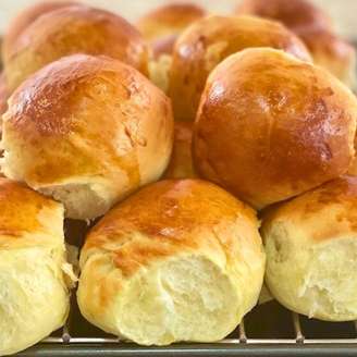 PÃO DE LEITE CASEIRO: MACIO, FOFINHO E DOURADO
