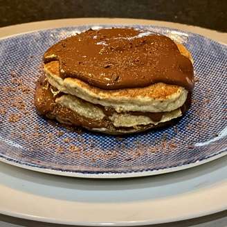 PANQUECA DE BANANA COM GANACHE DE AVEIA
