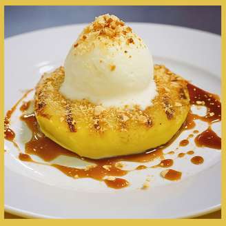 ABACAXI GRELHADO COM SORVETE E MELAÇO