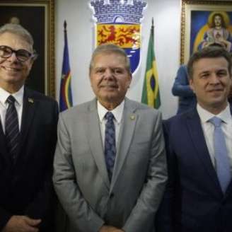 Os desembargadores do TJPE Erik Simões e Ricardo Paes Barreto e o conselheiro do TCE Eduardo Lyra Porto