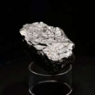 Cidade entra no mapa global ao concentrar a maior reserva de titânio do mundo.