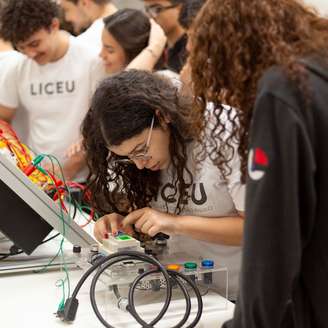Liceu de Artes e Ofícios de São Paulo anunciou a criação de um novo curso técnico de Desenvolvimento de Sistemas, com foco em IA e automação.
