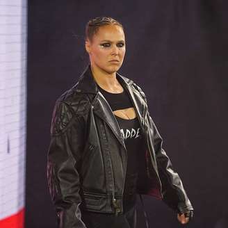 Ronda Rousey durante evento de pro wrestling 