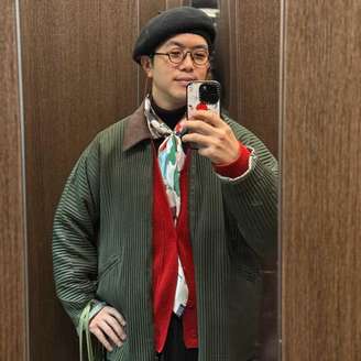 Ji Seung-ryeol está sendo ridicularizado na internet devido ao seu gosto para roupas