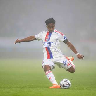 Endrick durante partida do Lyon 