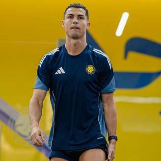 Cristiano Ronaldo tem lesão muscular na perna direita às vésperas da Copa do Mundo.