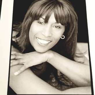 Morre a apresentadora e atriz Kiki Shepard, de séries como 'Grey's Anatomy' e 'Todo Mundo Odeia o Chris