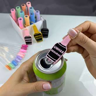 Manicure cria abridor de latas para não estragar unhas 
