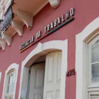 Agência do Trabalho no Recife.