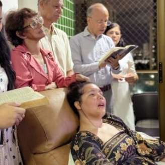 Amanda Wanessa com amigos e familiares no seu aniversário de 39 anos.