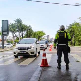 Trânsito no Recife.