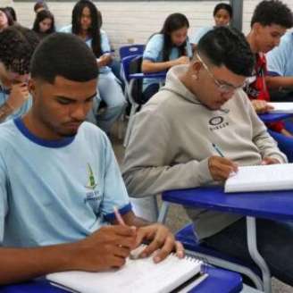 Estudantes.