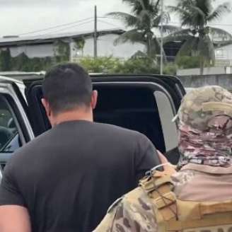 Um delegado e dois policiais civis foram presos nesta terça (2).