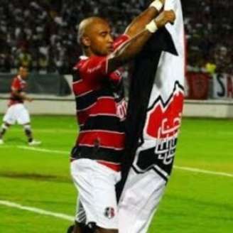 Brasão, ex atacante do Santa Cruz.