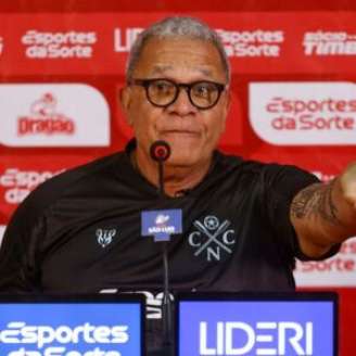 Hélio dos Anjos em entrevista após partida do Náutico no Pernambucano.