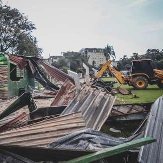 Clube de futebol de várzea é despejado e tem sede demolida no Campo de Marte na zona norte de São Paulo.