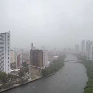 Chuva no Recife.