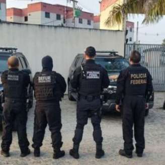 Agentes da Força Integrada de Combate ao Crime Organizado em Pernambuco (FICCO/PE).