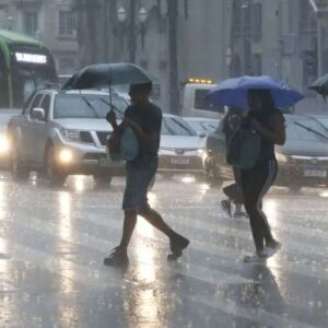 Alertas do Inmet reforçam atenção para impactos do clima em diferentes Estados.