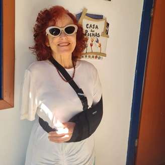 Roseana Murray sofreu um acidente doméstico e fraturou o ombro esquerdo em dois lugares