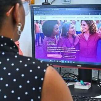 São 100 bolsas gratuitas de estudo para mulheres vítimas de violência de gênero.