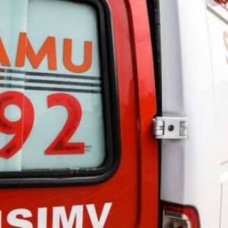 Ambulância do SAMU.