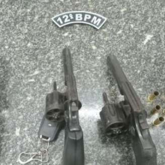Armamento apreendido pela Polícia Militar durante ocorrência no bairro da Mustardinha, no Recife