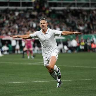 Diego Ribas marca contra Real Madrid em festa de 100 anos do Weserstadion