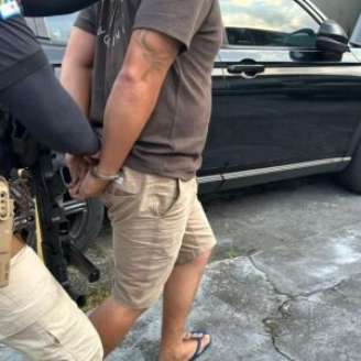 Polícia Civil prende cinco pessoas em operação contra violência doméstica em Caruaru.