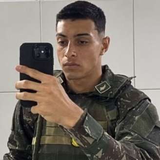 Pedro Gabriel Bezerra, de 20 anos, estava de serviço no 7º Depósito de Suprimento, no bairro do Cabanga.