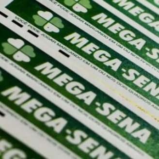 Cartelas da Mega-Sena.