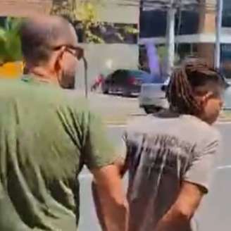 Homem preso suspeito de importunação sexual.