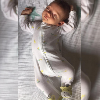 Fernanda Machado posta foto do filho Lucca dormindo e celebra as sete horas de sono de seu "anjinho"