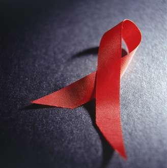 <p>Estimativa é que 720 mil pessoas vivem com HIV/aids no país, sendo que 150 mil não sabem de sua condição sorológica</p>