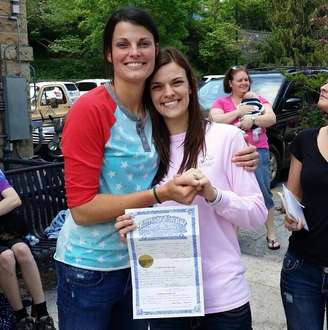 <p>Kristin Seaton e Jennifer Rambo são o primeiro casal homossexual a se casar no Arkansas</p><p> </p>