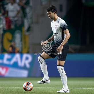 Gustavo Henrique em atuação pelo Corinthians. 