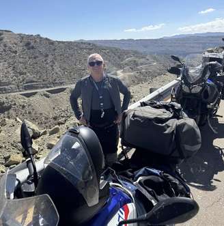 O empresário catarinense Márcio Vaccaro durante passeio de moto na Argentina há cerca de dois anos