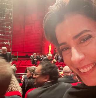 Fernanda Torres faz trocadilho com nome de 'O Agente Secreto'.