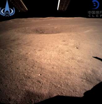 A China já compartilhou as primeiras imagens da superfície o lado desconhecido da Lua