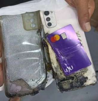 Celular esquentou repentinamente antes de explodir