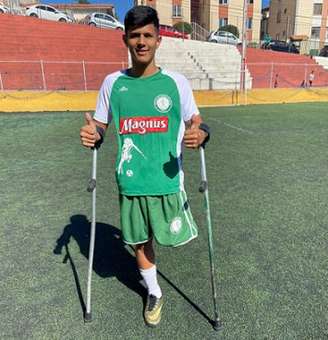 Gabriel Lucas não desistiu do futebol apesar da perna ter sido amputada por uma linha chilena, que é proibida-(Arquivo Pessoal/ Gabriel Lucas)