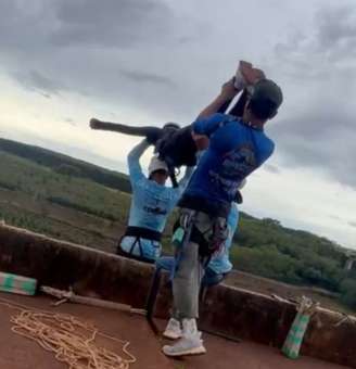 O acidente que resultou na morte de Maria Eduarda Rodrigues de Freitas, de 21 anos, durante a prática de rope jump na Ponte do Esqueleto, em Limeira (SP), em 2024, voltou a expor a fragilidade dos controles de segurança em parte do turismo de aventura no Brasil – Reprodução