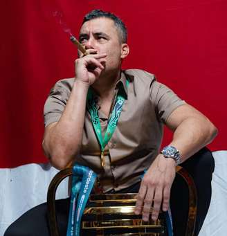 Jair Ventura com a taça da Copa do Nordeste –