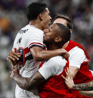 Ryan Francisco aproveitou chance como titular e marcou o gol de empate contra o Ceará.