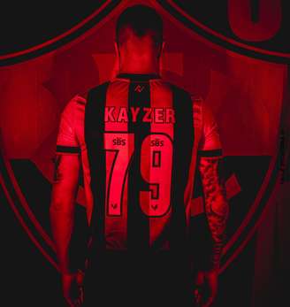 Renato Kayzer é anunciado pelo Vitória. 